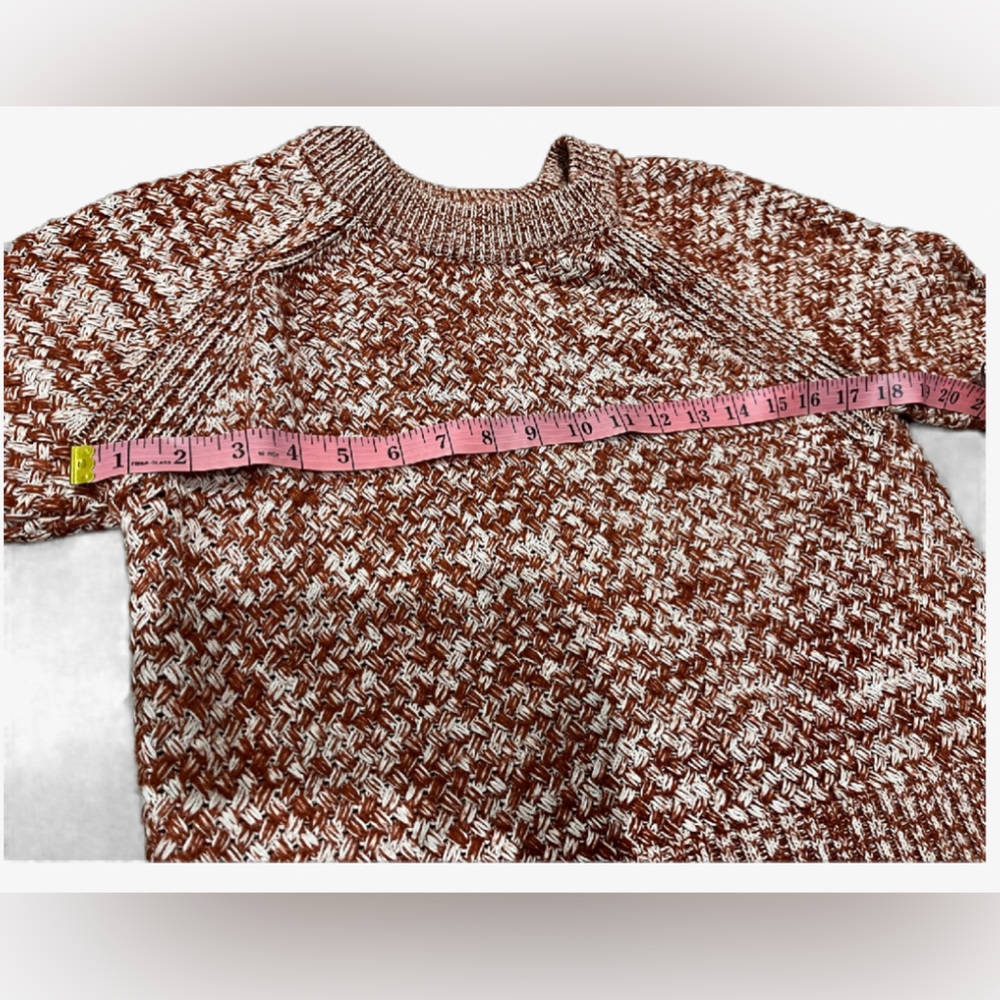 Beautiful sweater - Picture 2 of 5